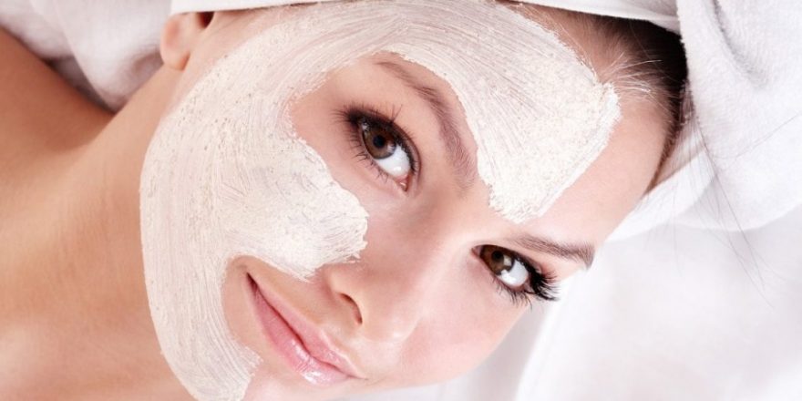 تقویت پوست صورت با ماسک شیرخشک